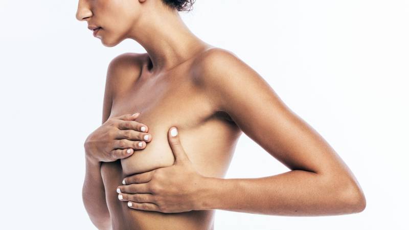 Augmentation mammaire par Implants en silicone